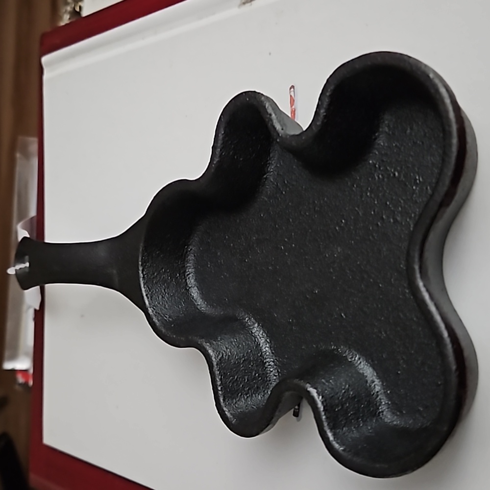 Mini Cast Iron Gingerbread Man Skillet Pan Pancakes Cookies